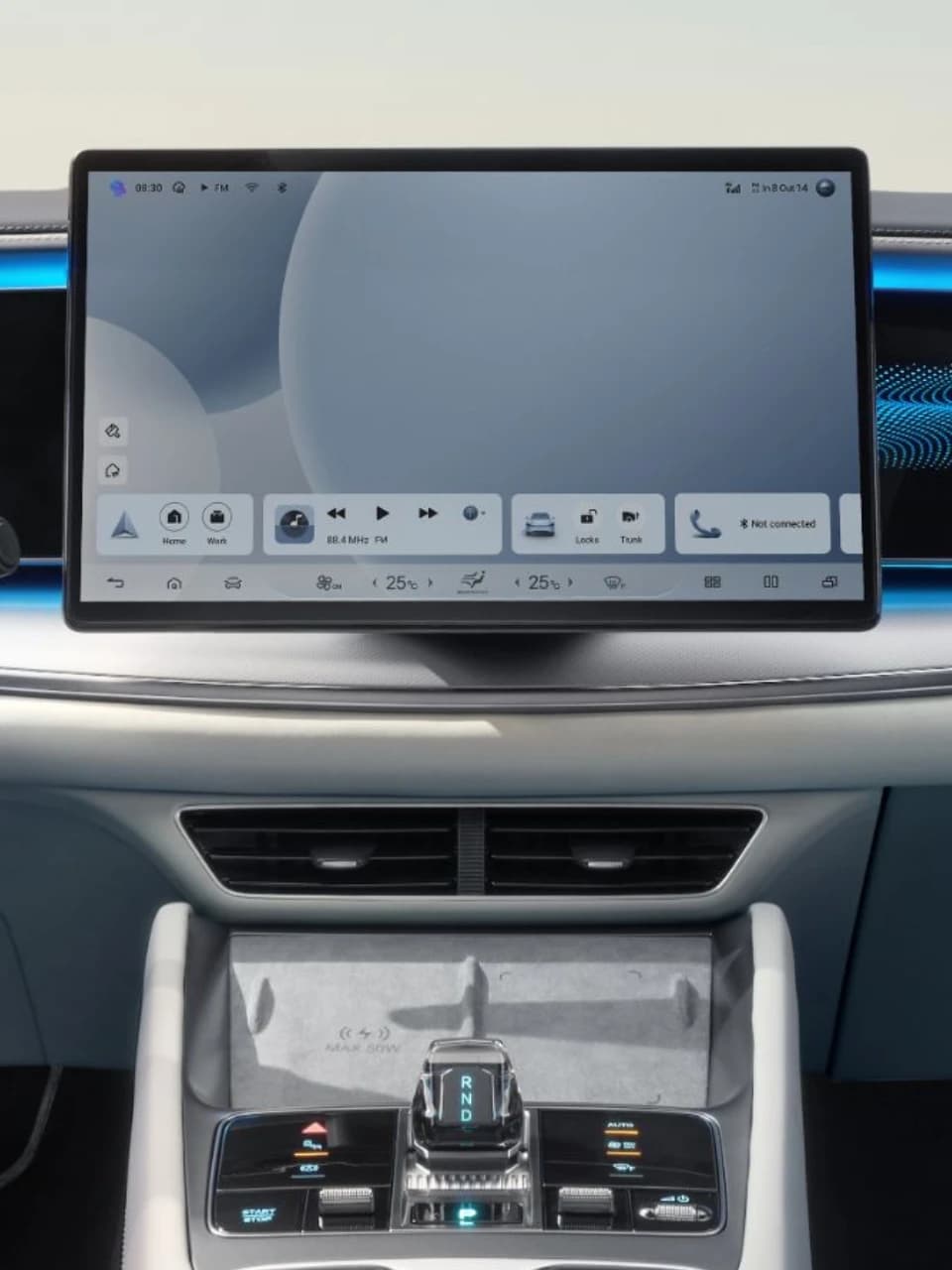 40-cm (15,6") vrtljiv sredinski zaslon