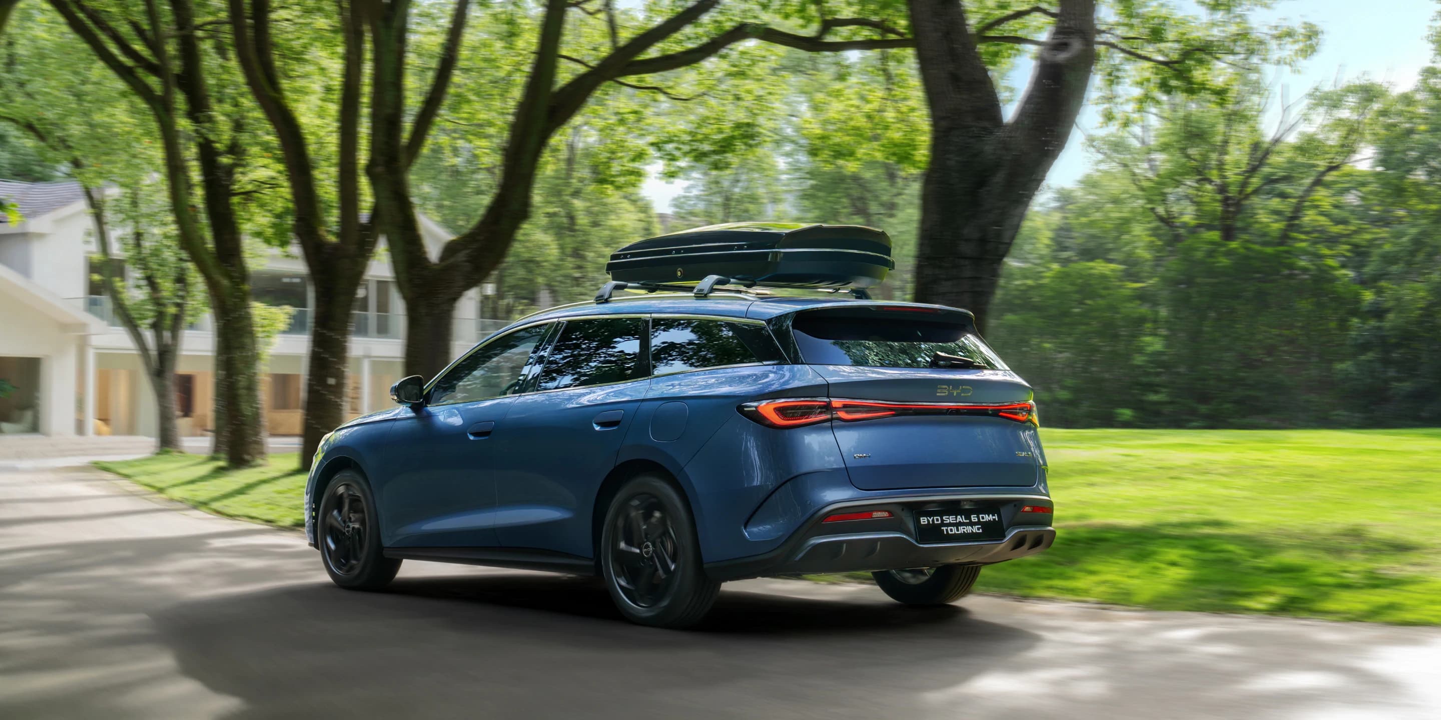 BYD SEAL 6 DM-i TOURING Driving