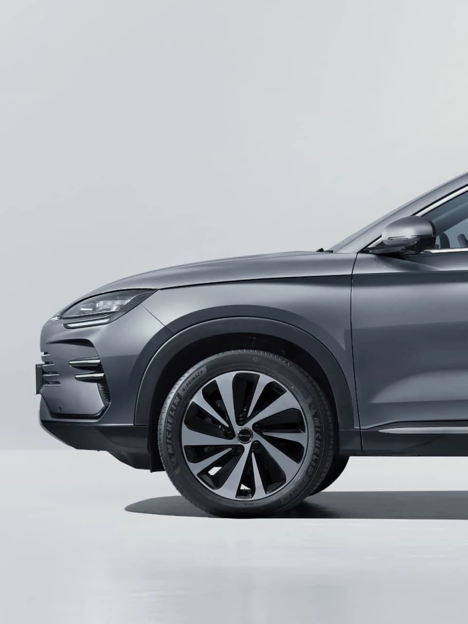 Elegantna 48-cm (19") platišča